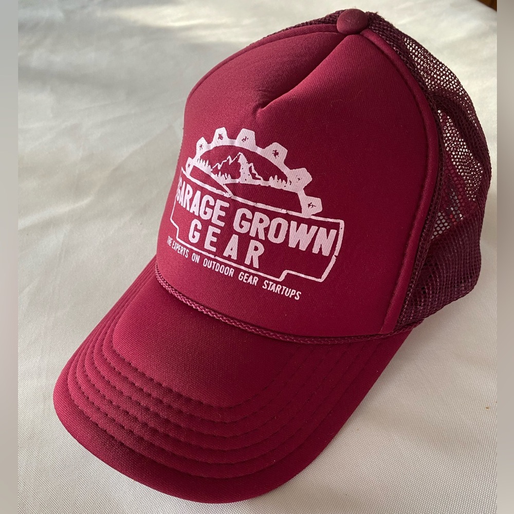 Vintage trucker hat Grandpa dad cap Country western Garage Gear Maroon Snap back